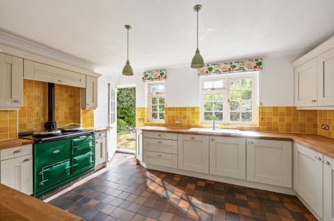 Click the photo for more details of North Heath Lane, Horsham, RH12