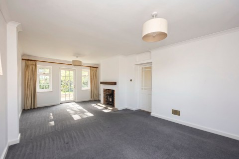 Click the photo for more details of North Heath Lane, Horsham, RH12