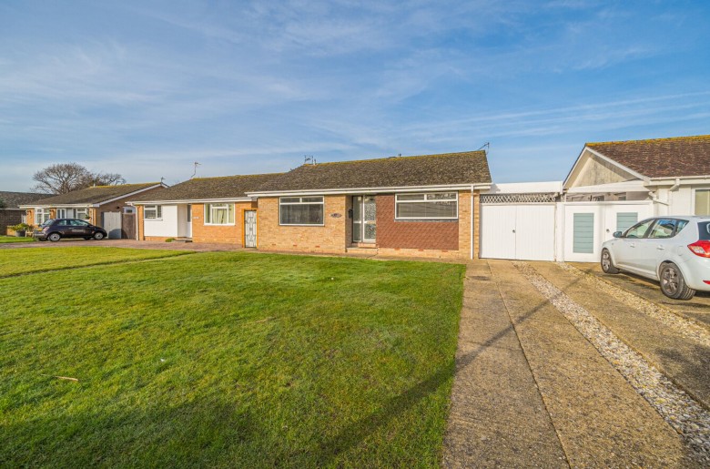 Click the photo for more details of Westminster Drive, Aldwick, PO21