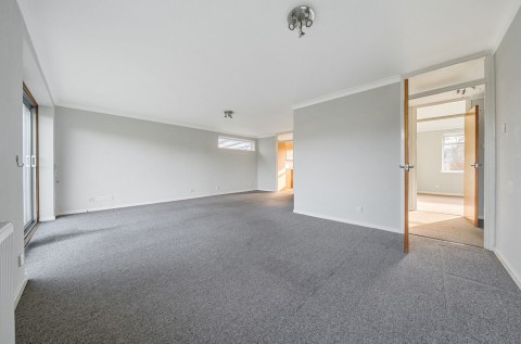 Click the photo for more details of Westminster Drive, Aldwick, PO21