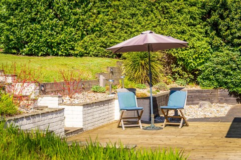 Click the photo for more details of Bunch Lane, Haslemere, GU27