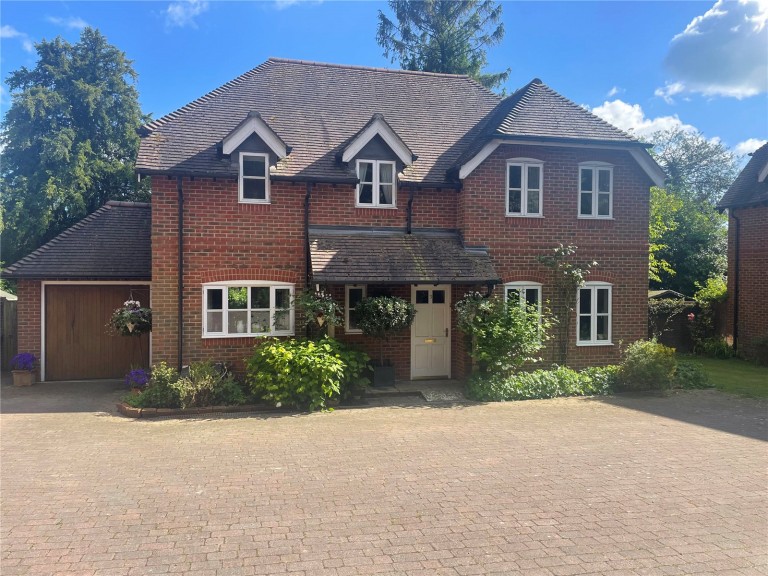 View Full Details for Wolverton Gardens, West Meon, Petersfield, Hampshire, GU32
