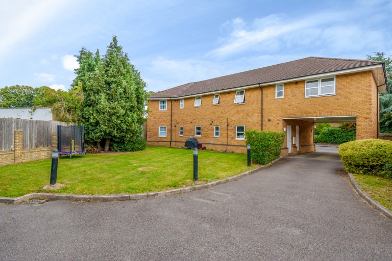Images for Green Lane, Shepperton