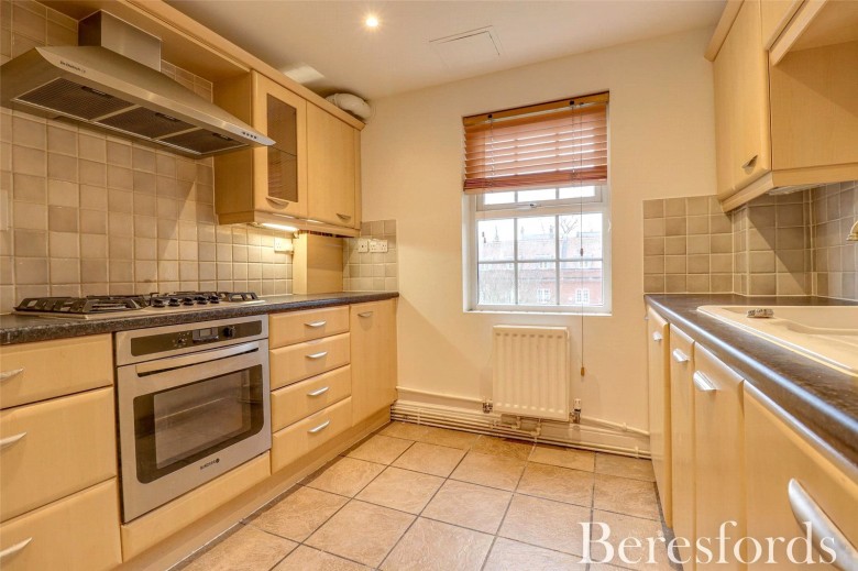 Click the photo for more details of Kipling Close, Brentwood, Essex
