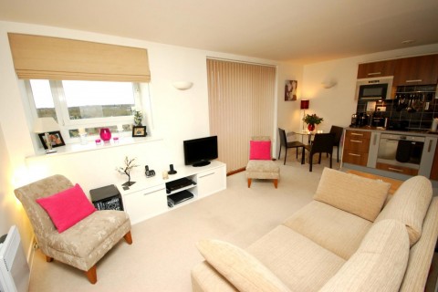 Click the photo for more details of New Road, Brentwood, Essex