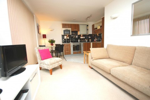 Click the photo for more details of New Road, Brentwood, Essex