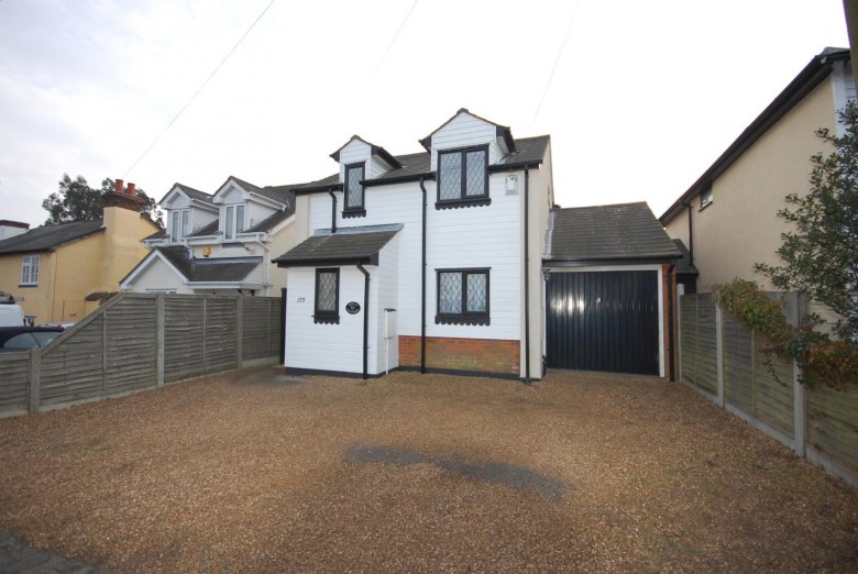 Click the photo for more details of Mountnessing, Brentwood, Essex