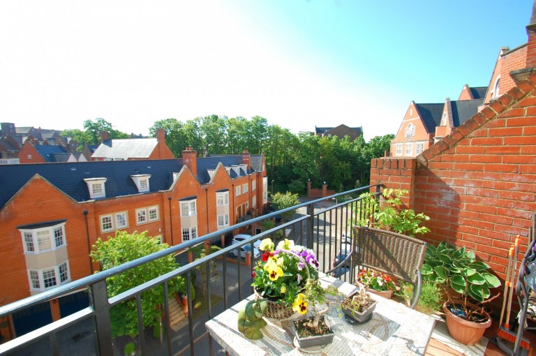 View Full Details for Rhapsody Crescent, Brentwood, Essex