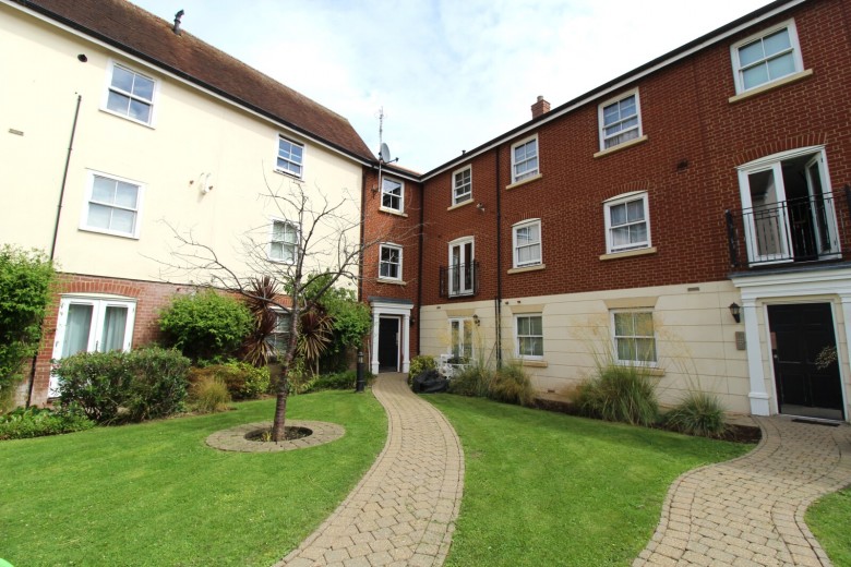Click the photo for more details of William Hunter Way, Brentwood, Essex