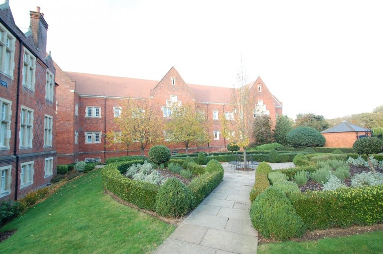 Click the photo for more details of The Galleries, Warley, Essex