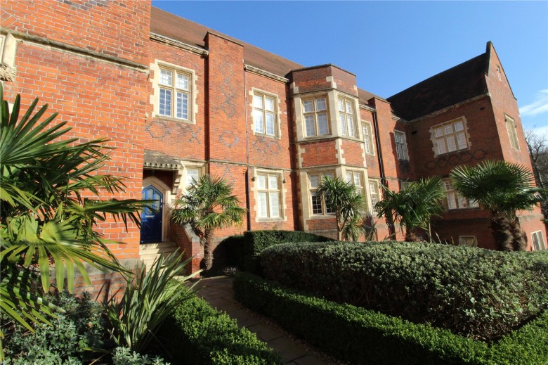 Click the photo for more details of The Galleries, Warley, Brentwood, Essex