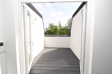 Click the photo for more details of Kings Road, Brentwood, Essex