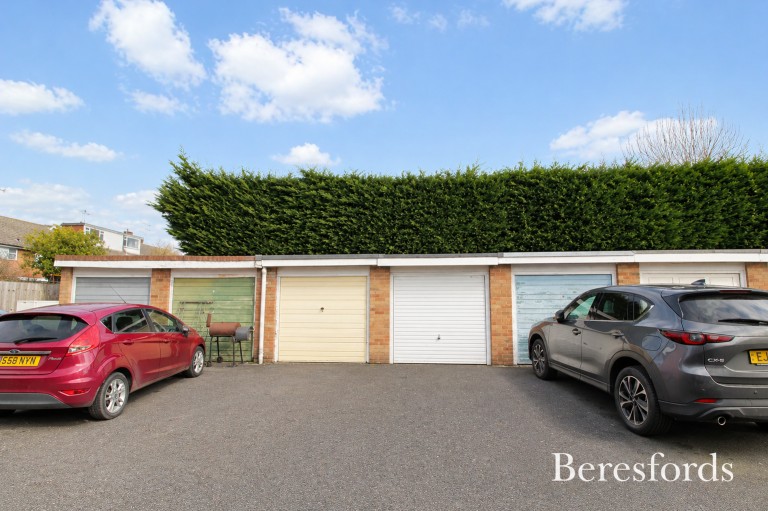 Images for The Furlongs, Ingatestone, Essex