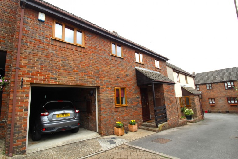 Click the photo for more details of Burntwood, Brentwood, Essex