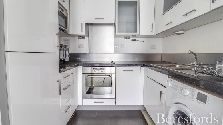 Click the photo for more details of New Road, Brentwood, Essex