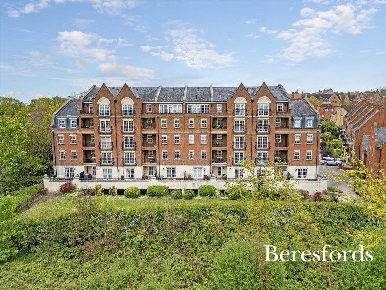Click the photo for more details of Kipling Close, Warley, Brentwood, Essex