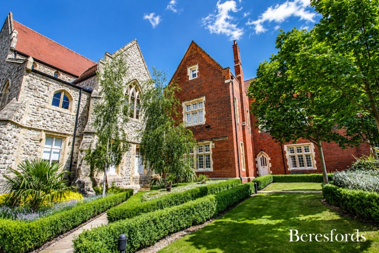 Click the photo for more details of The Galleries, Warley, Brentwood, Essex