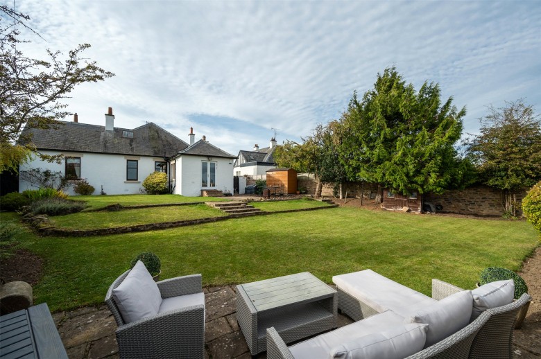 Click the photo for more details of Pathhead, Midlothian