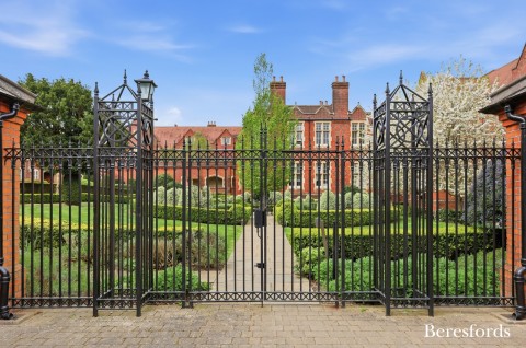 Click the photo for more details of The Galleries, Warley, Essex