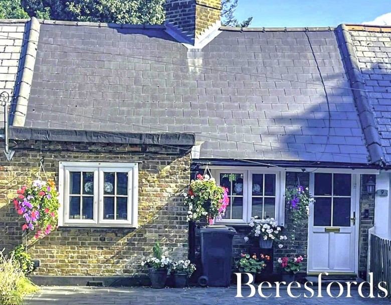 Click the photo for more details of Ongar Road, Kelvedon Hatch, Brentwood