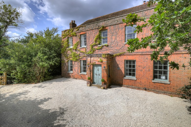 Click the photo for more details of Kelvedon Hatch, Brentwood, Essex