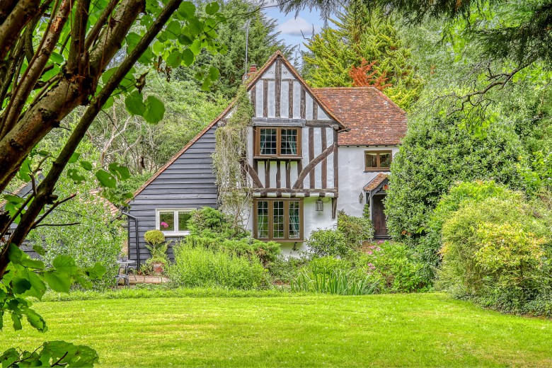 Click the photo for more details of Little Warley, Brentwood, Essex