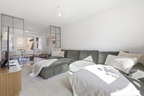 Click the photo for more details of Kelvedon Hatch, Brentwood, Essex