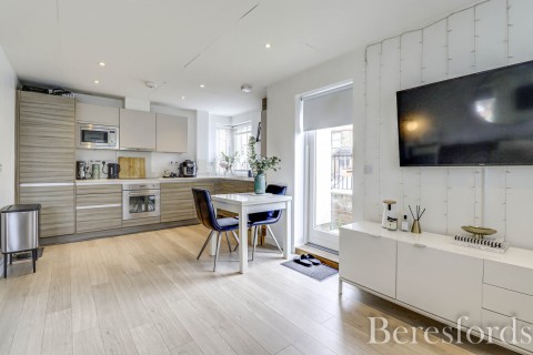 Click the photo for more details of Highland Avenue, Brentwood, Essex