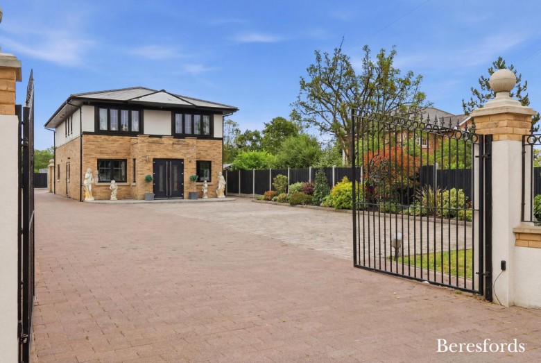 Click the photo for more details of Dunton, Brentwood, Essex