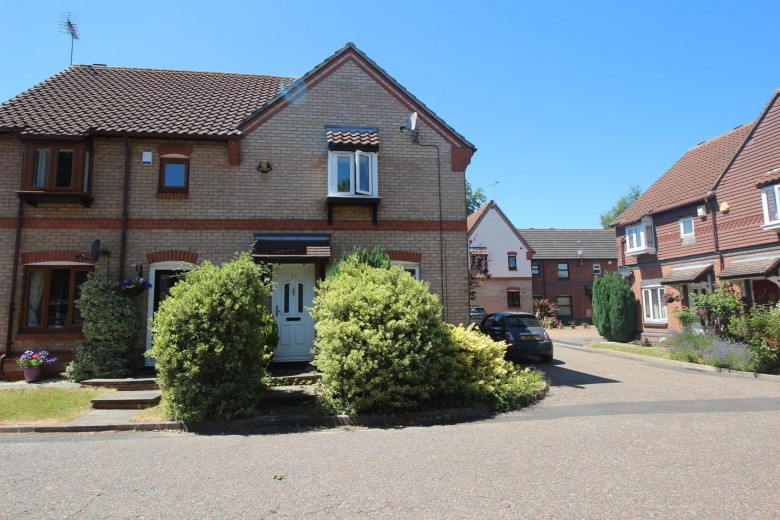 Click the photo for more details of Bunting Lane, Billericay, Essex