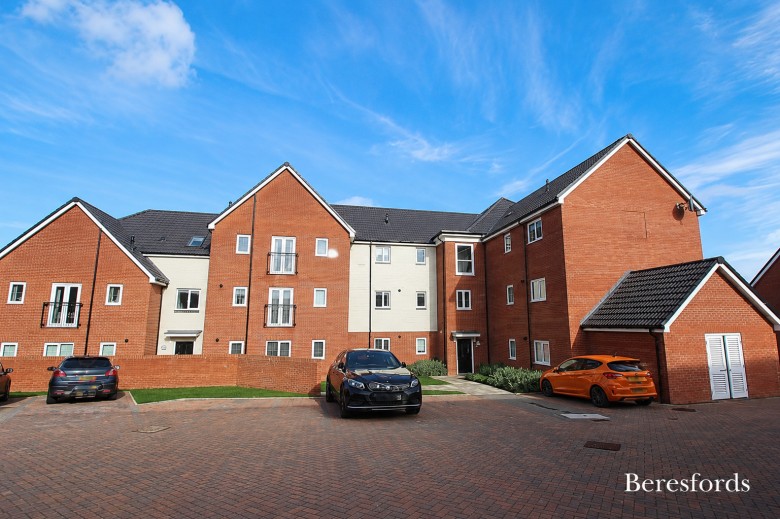 Click the photo for more details of School Avenue, Basildon, Essex