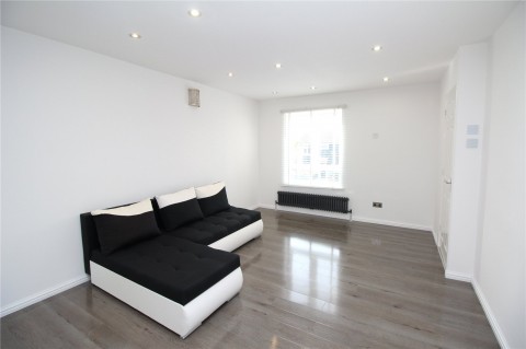 Click the photo for more details of The Foxgloves, Billericay, Essex