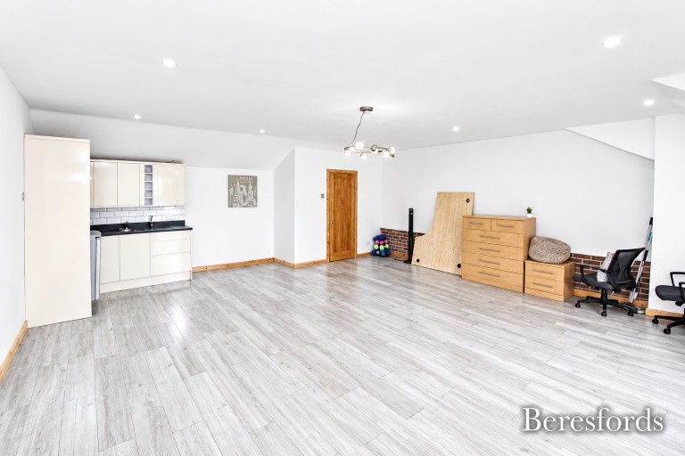 Images for Ramsden Bellhouse, Billericay, Essex