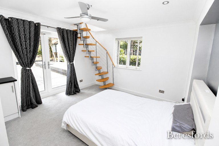 Images for Ramsden Bellhouse, Billericay, Essex