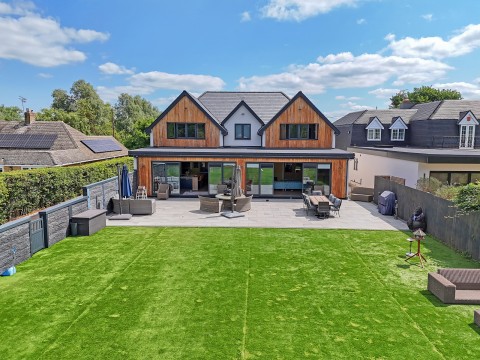 Click the photo for more details of Ramsden Bellhouse, Billericay, Essex