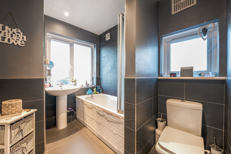 Images for Lodge Close, Fetcham, Surrey