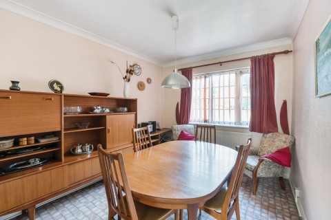 Click the photo for more details of Hilltop Rise, Great Bookham, Surrey