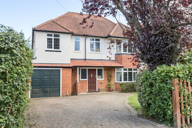 Click the photo for more details of Kennel Lane, Fetcham, Surrey