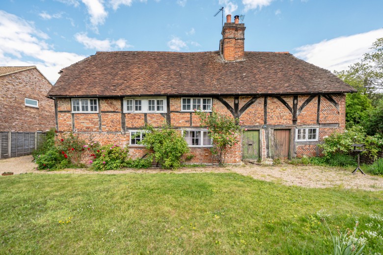 Click the photo for more details of Little Bookham, Leatherhead, Surrey
