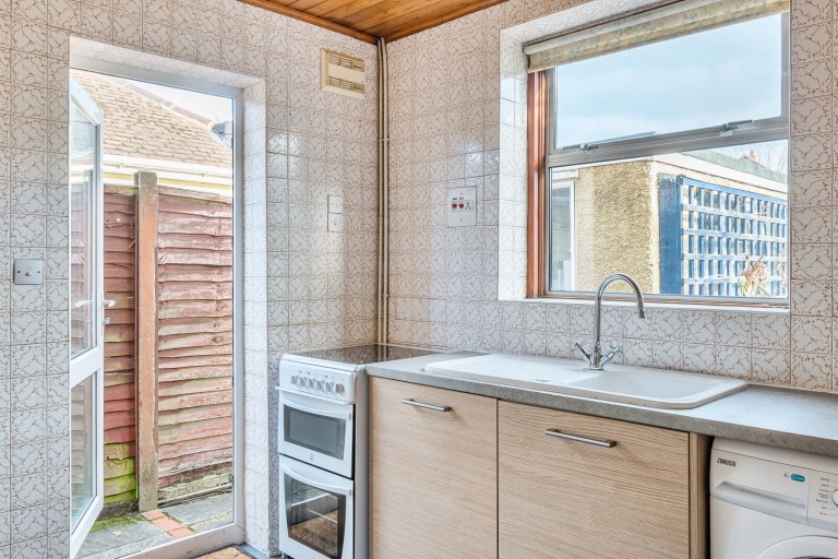 Images for Warenne Road, Fetcham, Surrey