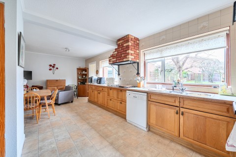 Click the photo for more details of Harecroft, Fetcham, Surrey