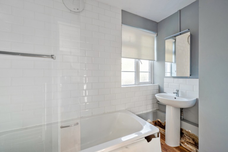 Images for Woodmansterne Lane, Wallington