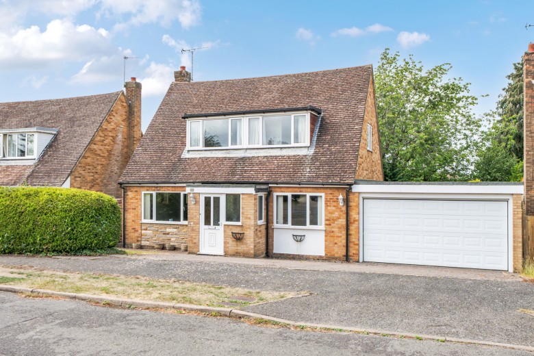 Click the photo for more details of Hilltop Rise, Great Bookham, Surrey