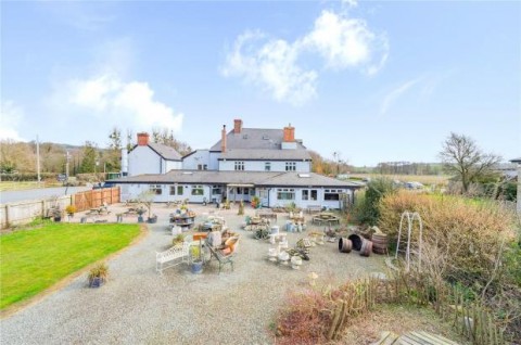 Click the photo for more details of Mortimers Cross, Leominster, Herefordshire