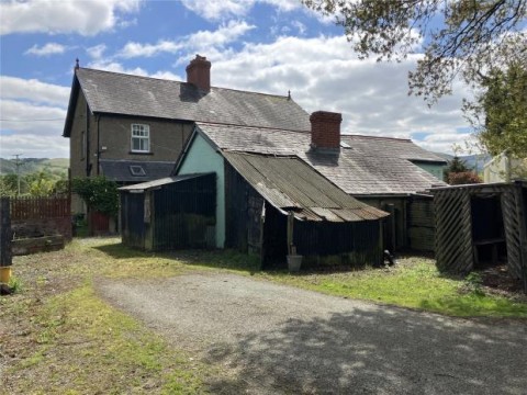 Click the photo for more details of Tycoch Cottages, Caersws, Powys