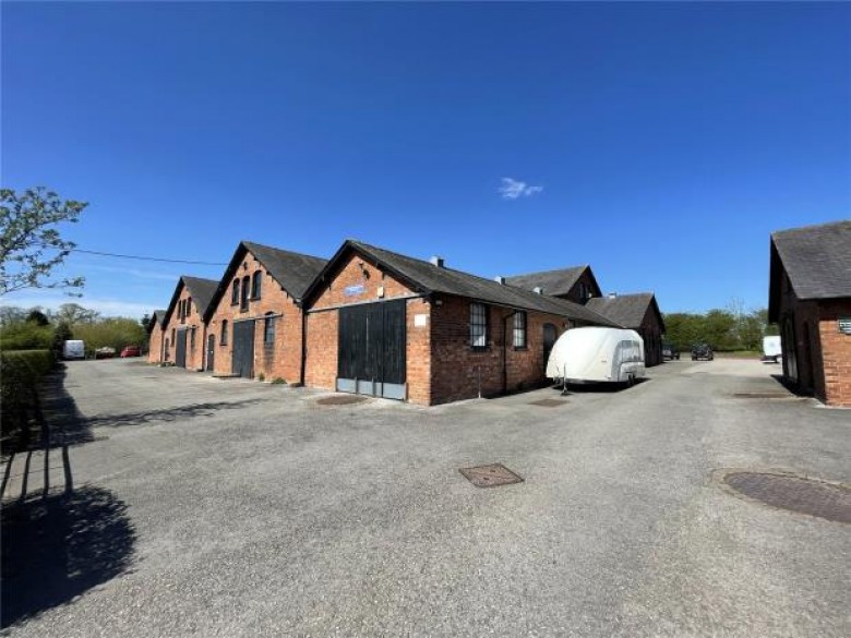 Click the photo for more details of Callingwood Lane, Tatenhill, Burton-on-Trent