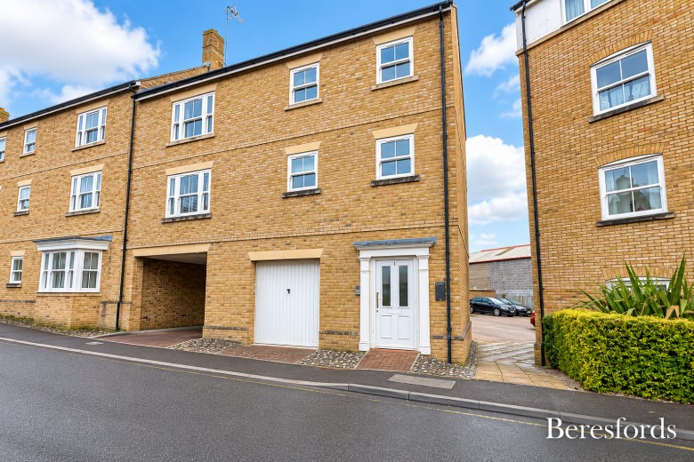 Click the photo for more details of Wickham Crescent, Braintree, Essex