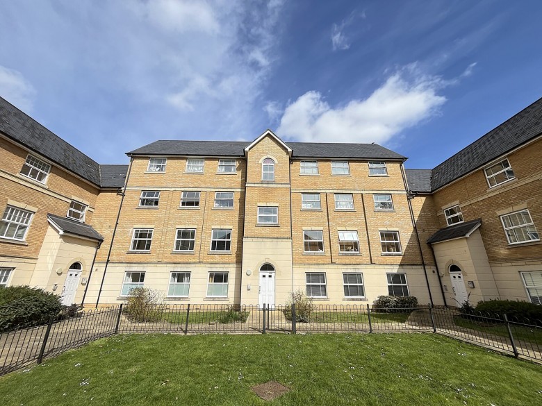 Click the photo for more details of Malyon Close, Braintree, Essex