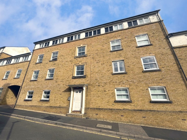 Click the photo for more details of Holden Close, Braintree, Essex