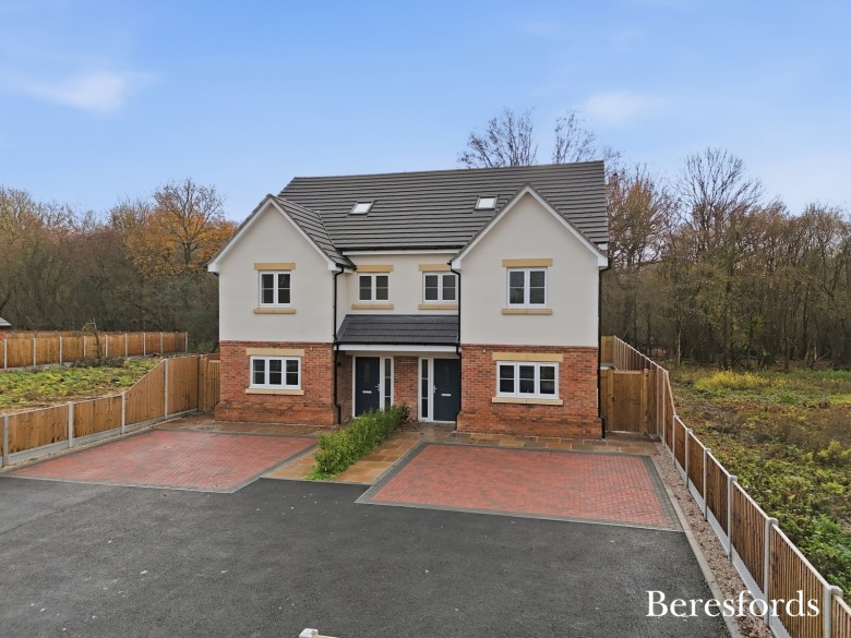 Click the photo for more details of Dunmow Road, Takeley, Essex